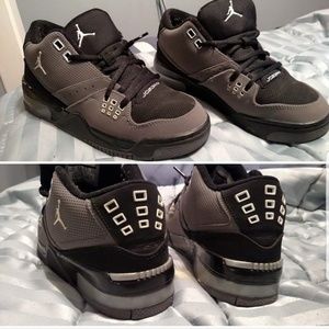Jordan Flights - size 6 Youth